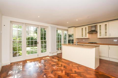 4 bedroom terraced house to rent, Holland Park Road, Kensington, W14