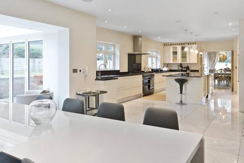 6 bedroom detached house to rent, Southwood Avenue, Kingston upon Thames