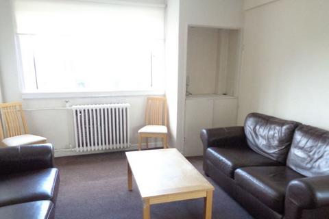 3 bedroom flat to rent, Westfield Court, Gorgie, Edinburgh, EH11