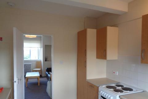 3 bedroom flat to rent, Westfield Court, Gorgie, Edinburgh, EH11