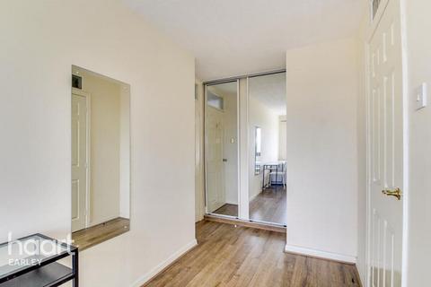 1 bedroom in a house share to rent, Ryhill Way, Reading