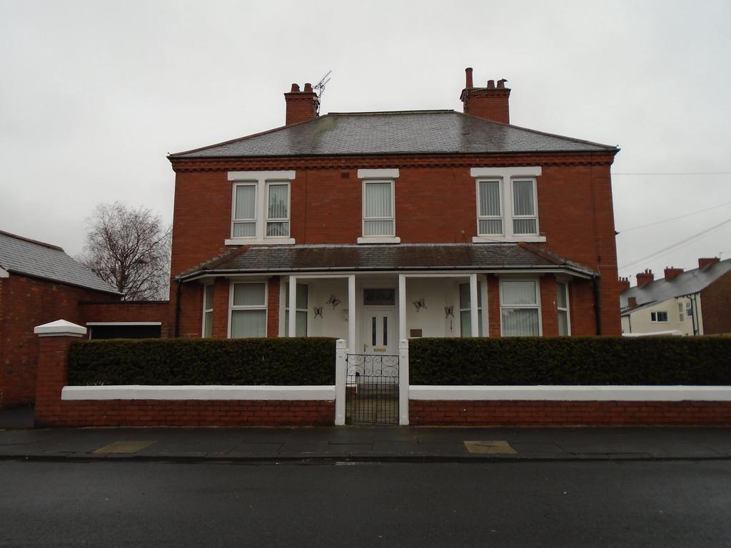 Middle Street Blyth Northumberland Ne24 4ab Hotel For 280 000 Image 1 Of 13