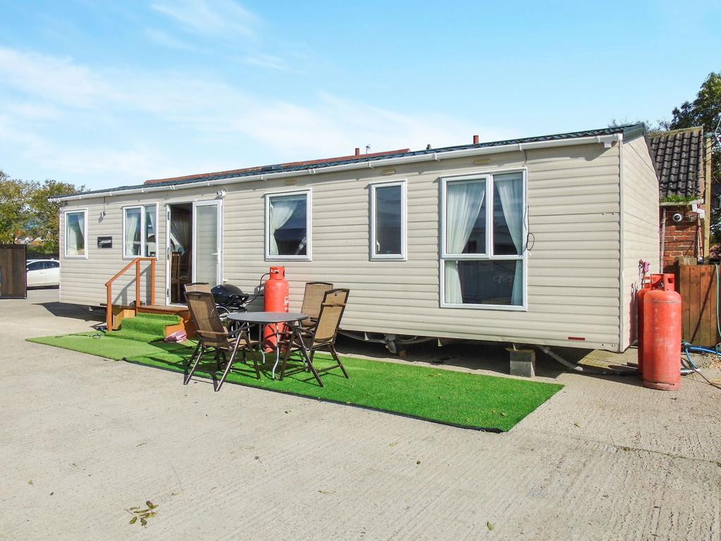 Beaumont Hill, Darlington, Co durham, DL1 3NQ 2 bed bungalow £19,950