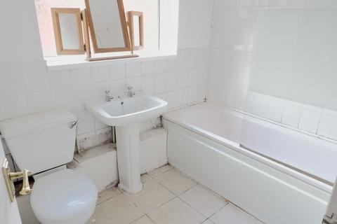 2 bedroom ground floor flat for sale, Stanhope Road, South Shields, Tyne and Wear, NE33 4RB