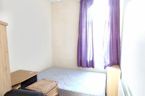 2 bedroom ground floor flat for sale, Stanhope Road, South Shields, Tyne and Wear, NE33 4RB