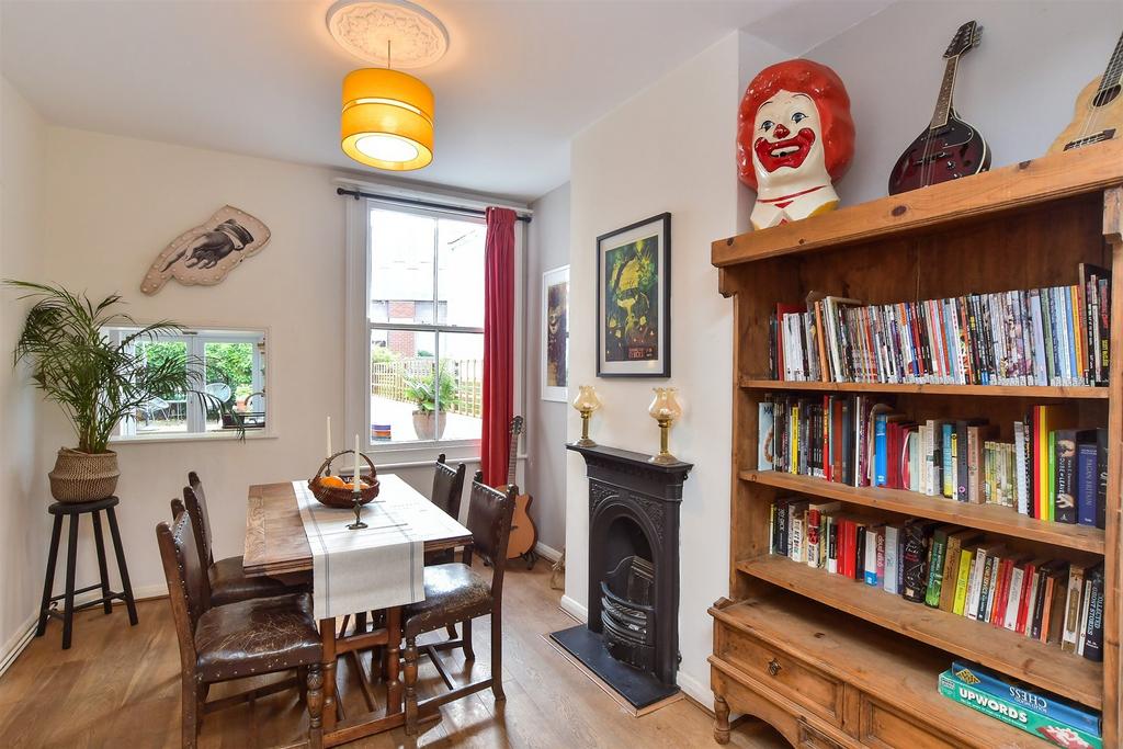 Lounge/ Dining Room