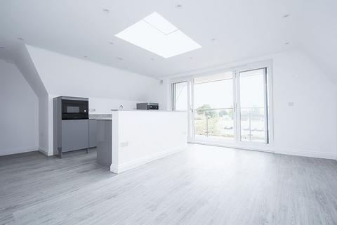 2 bedroom apartment to rent, Rugby View House, Walton-on-Thames