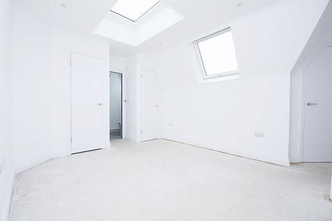 2 bedroom apartment to rent, Rugby View House, Walton-on-Thames