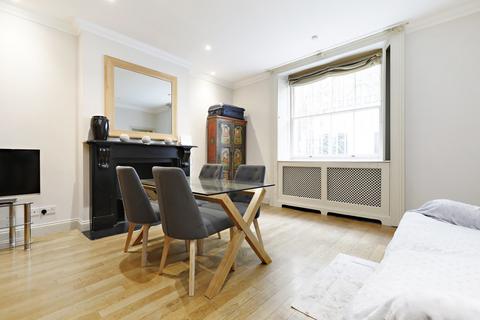 Studio to rent, Ennismore Gardens, Knightsbridge SW7