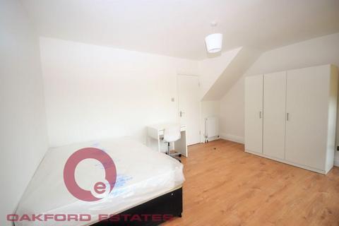 3 bedroom flat to rent, Plender Street, Camden, London NW1