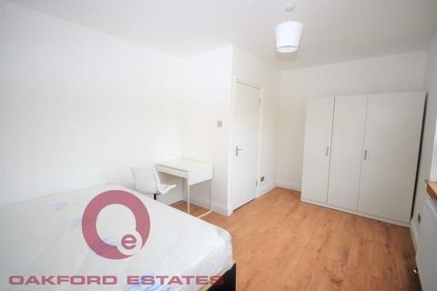 3 bedroom flat to rent, Plender Street, Camden, London NW1