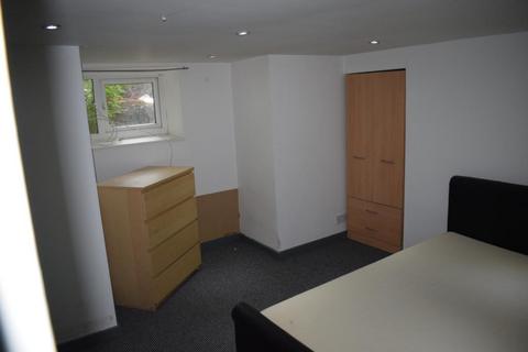 2 bedroom house to rent, 17A Estcourt Terrace Headingley Leeds Headingley