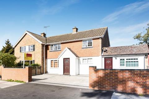 3 bedroom semi-detached house to rent, Beechwood Avenue,  Woodley,  RG5