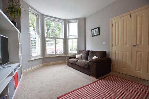 3 bedroom house to rent, Earlshall Road, Eltham, SE9