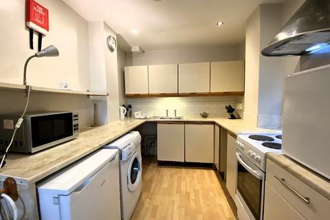 2 bedroom flat to rent, Blackwood Crescent, Newington, Edinburgh, EH9