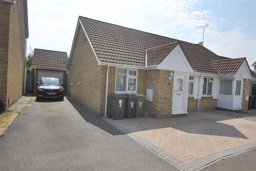 Regency Close, Rochford, Essex 3 bed semidetached bungalow £290,000