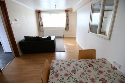 1 bedroom flat to rent, Lodge Way, Ashford, Middlesex, TW15