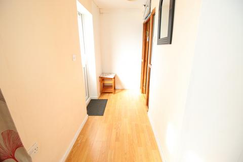 1 bedroom flat to rent, Lodge Way, Ashford, Middlesex, TW15