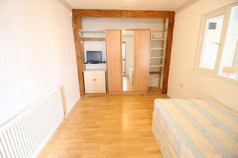 1 bedroom flat to rent, Lodge Way, Ashford, Middlesex, TW15