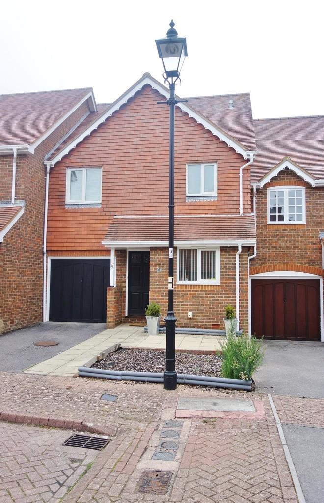 Gainsborough Mews, Fareham 3 bed terraced house £349,995