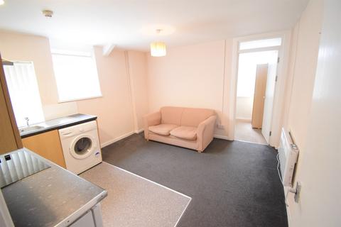 Studio to rent, Windsor Road (Flat 3), Penarth