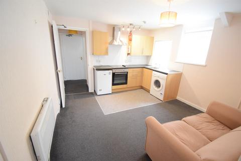 Studio to rent, Windsor Road (Flat 3), Penarth