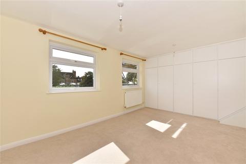2 bedroom terraced house to rent - Yew Tree Close, Beaconsfield, Buckinghamshire, HP9