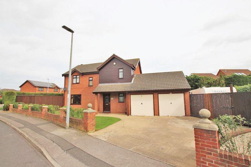 DEFENDER DRIVE, GRIMSBY 5 bed detached house £255,000