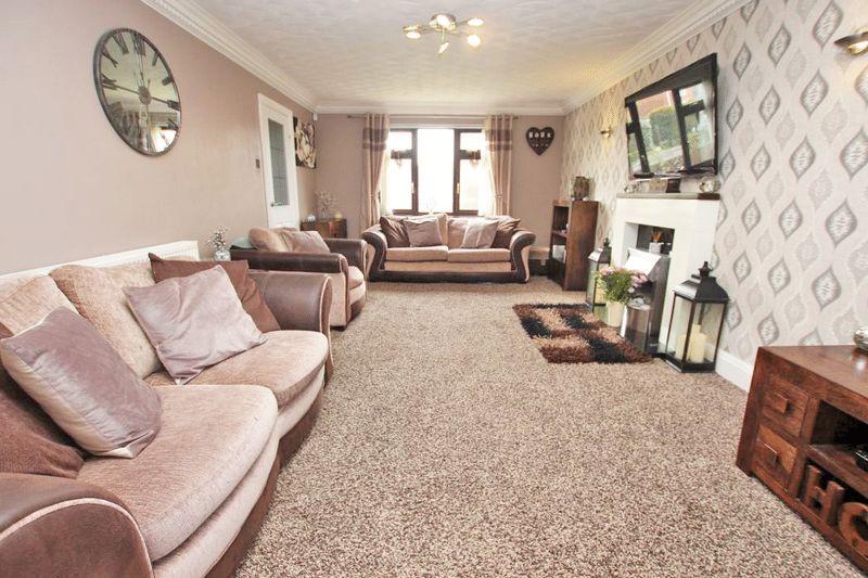 DEFENDER DRIVE, GRIMSBY 5 bed detached house £255,000