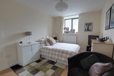 2 bedroom apartment to rent, Lower Bristol Road, Bath