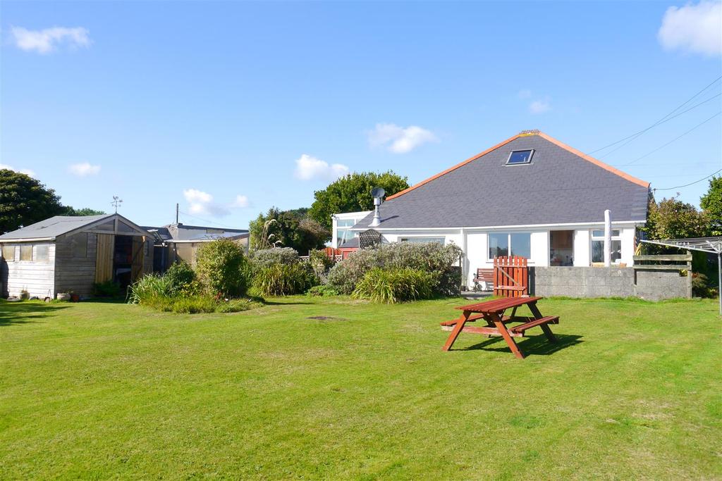 Carnkie, Helston 3 bed detached bungalow £310,000