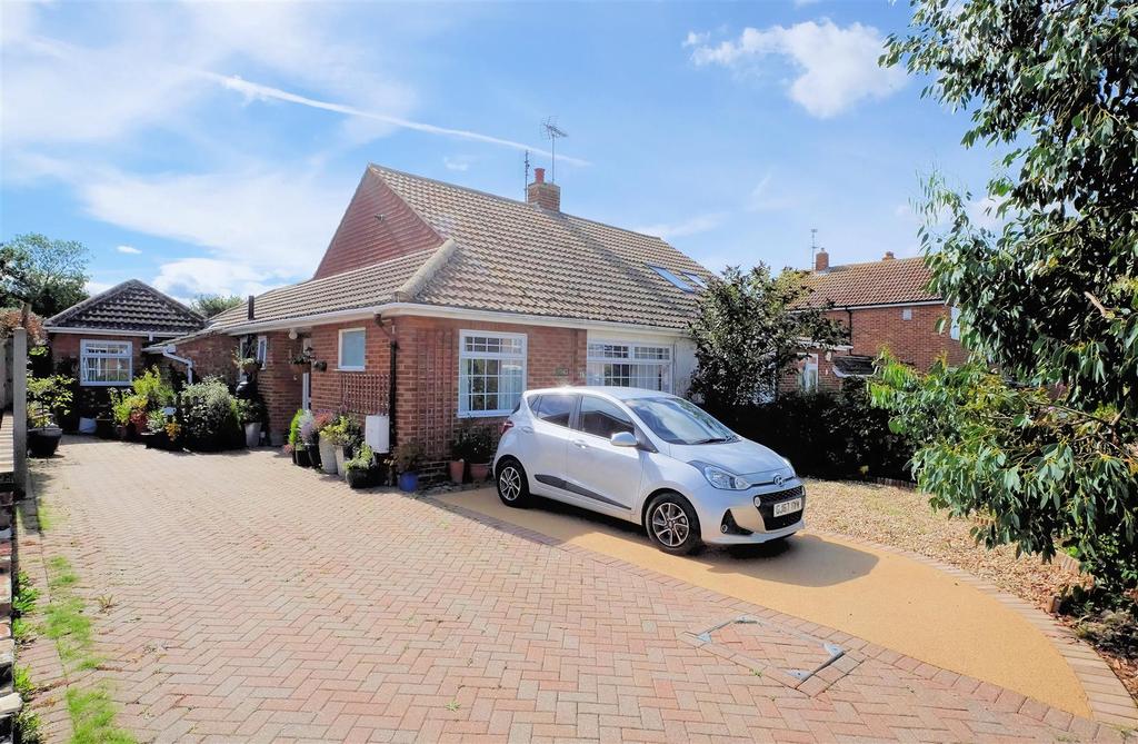 Summerfield Avenue, WHITSTABLE 2 bed semidetached bungalow £415,000