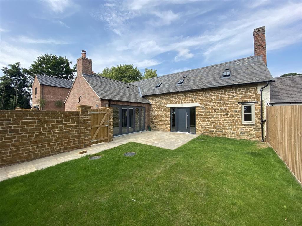 Main Street, Tilton On The Hill 3 bed cottage £425,000