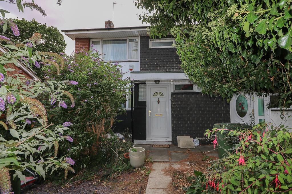 South Ridge, Billericay CM11 3 bed semidetached house £412,000