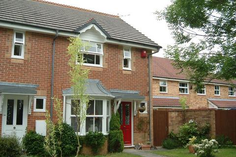 2 bedroom end of terrace house to rent, Cranmer Walk, Crawley