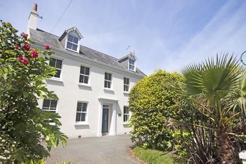 5 bedroom detached house for sale, La Route De Sausmarez, St Martin's, Guernsey