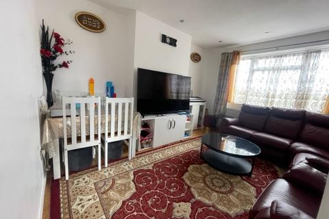 2 bedroom maisonette for sale, Cairn Way, Stanmore, HA7