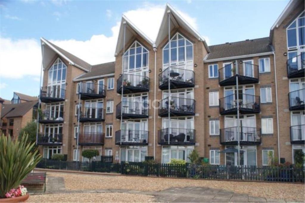 Bridge House, Rochester, ME1 2 bed flat £925 pcm (£213 pw)
