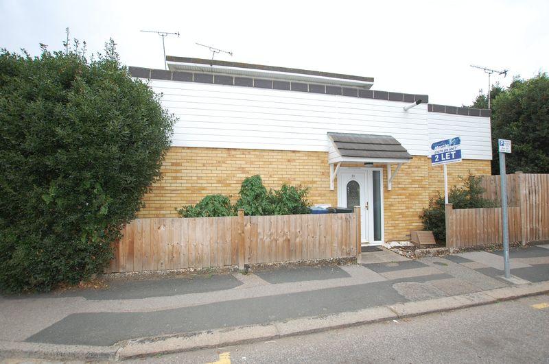 Wharf Road, StanfordLeHope 2 bed bungalow £1,250 pcm (£288 pw)