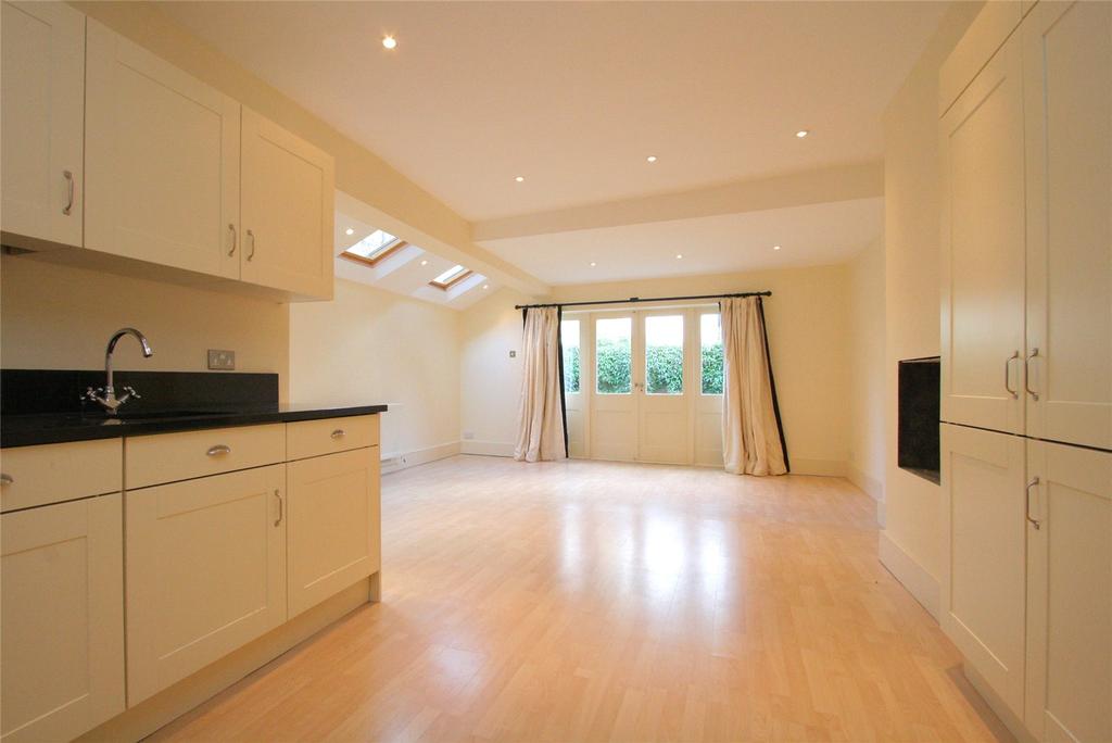 Edenvale Street, London, SW6 2 bed apartment £1,850 pcm (£427 pw)