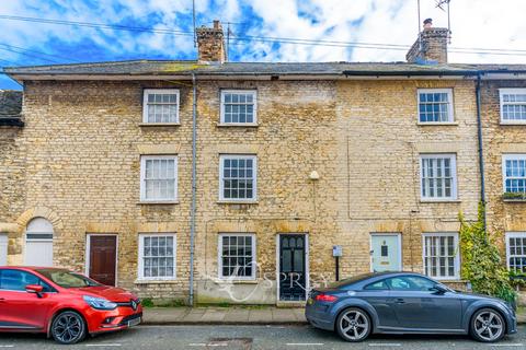 2 bedroom townhouse to rent, St Leonards Street, Stamford PE9