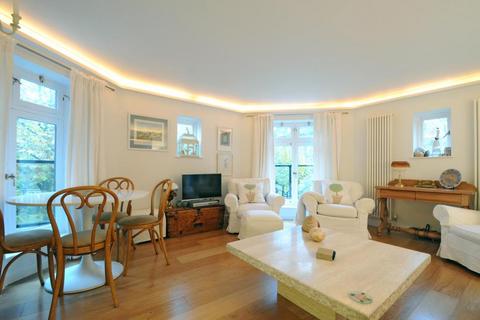 3 bedroom apartment to rent, Fitzjohns Avenue,  Hampstead,  NW3