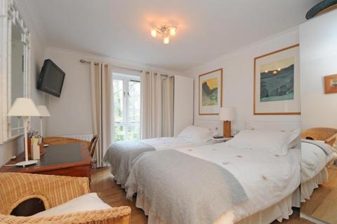 3 bedroom apartment to rent, Fitzjohns Avenue,  Hampstead,  NW3