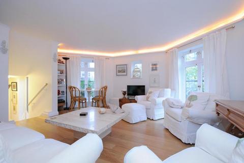 3 bedroom apartment to rent, Fitzjohns Avenue,  Hampstead,  NW3