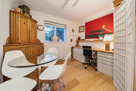 2 bedroom apartment to rent, Fitzjohns Avenue,  Hampstead,  NW3