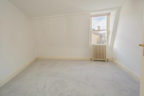 2 bedroom flat to rent, Lombard House