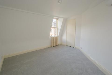 2 bedroom flat to rent, Lombard House