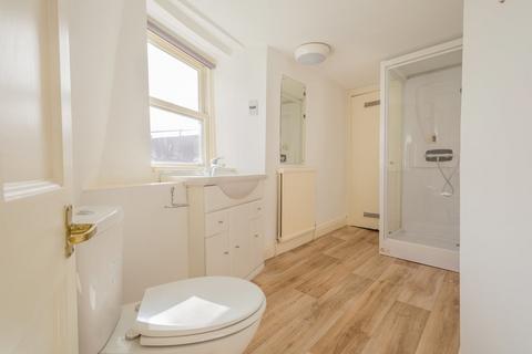 2 bedroom flat to rent, Lombard House