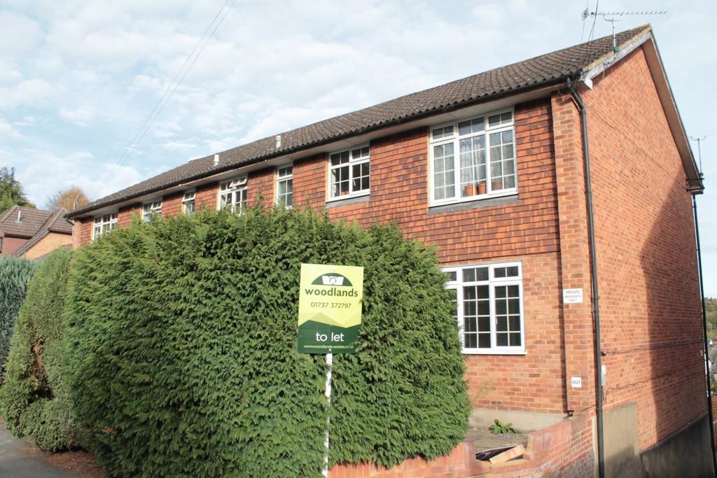 Garibaldi Road, Redhill 1 bed apartment £750 pcm (£173 pw)