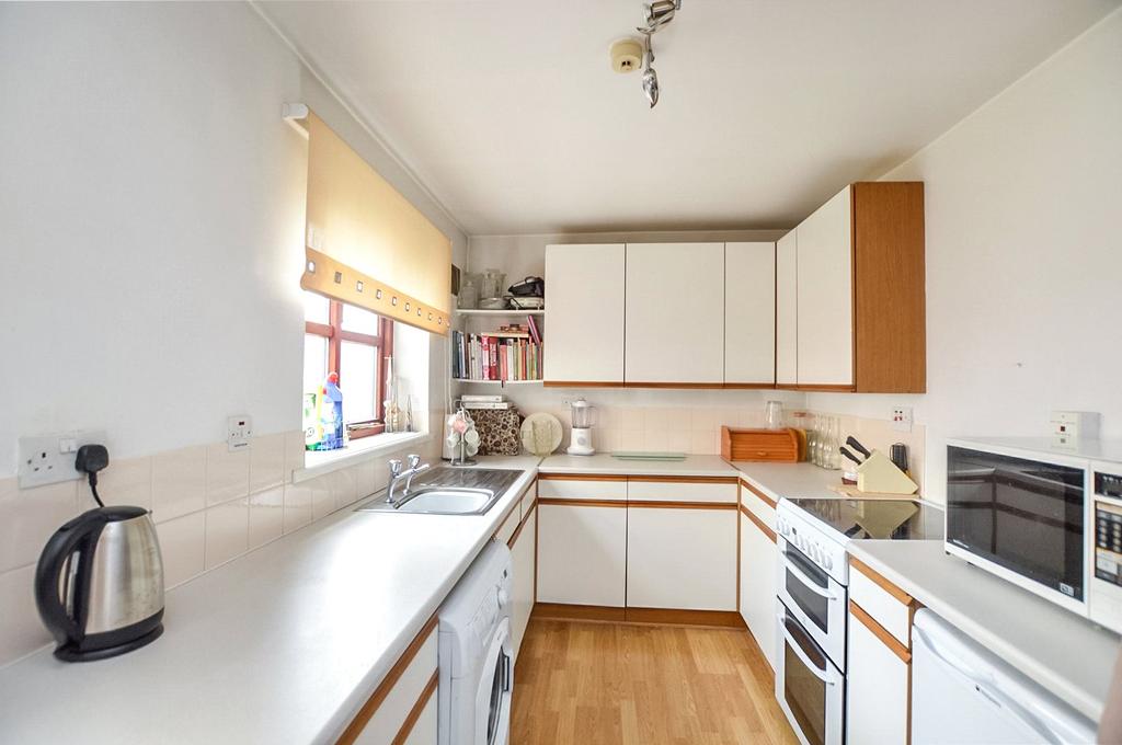 Oakwell Court, Branwell Avenue, Birstall, Batley 2 bed apartment £55,000